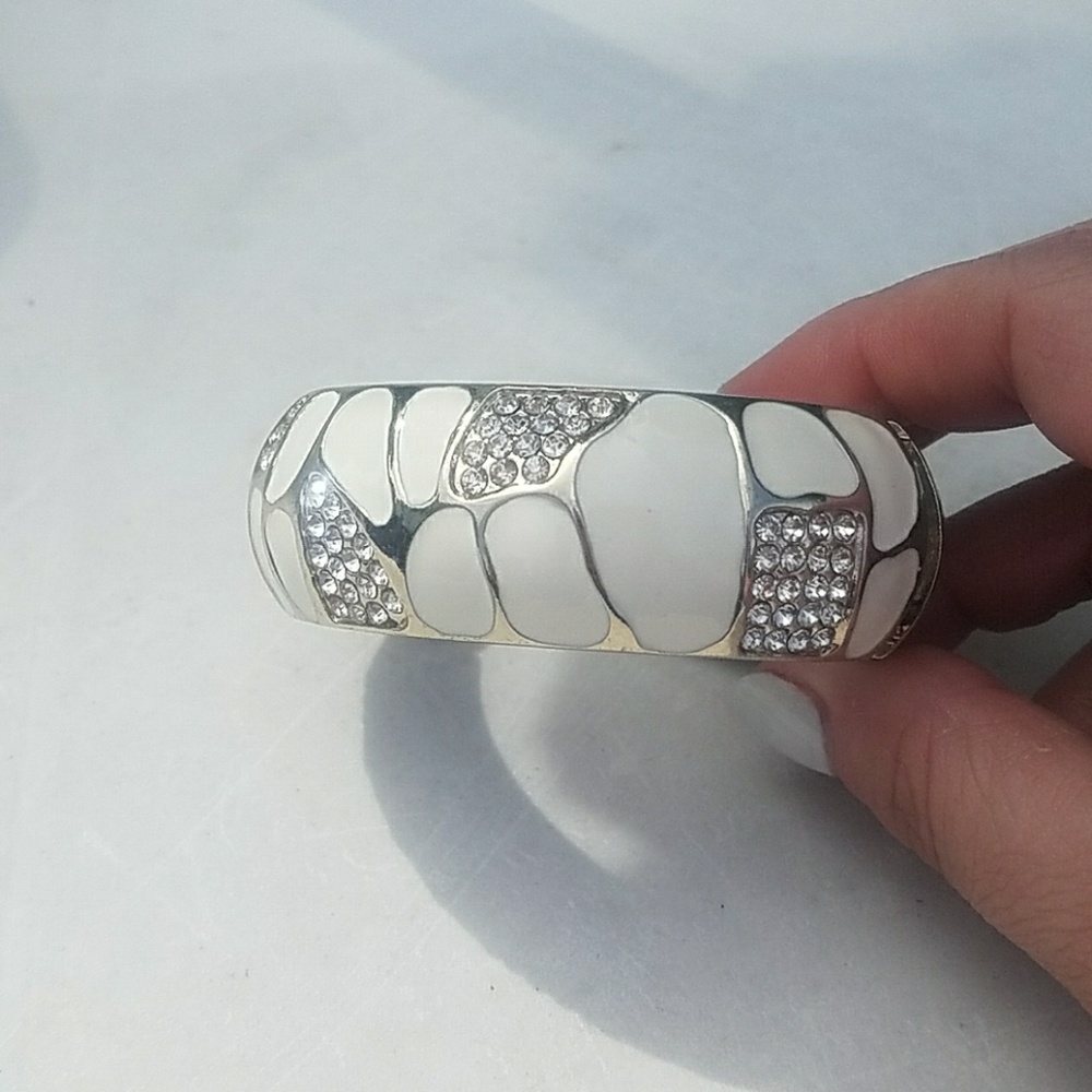 White and Crystal Bracelet